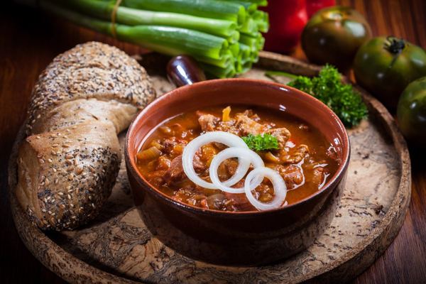 Gulyásleves, Hungarian Goulash Soup