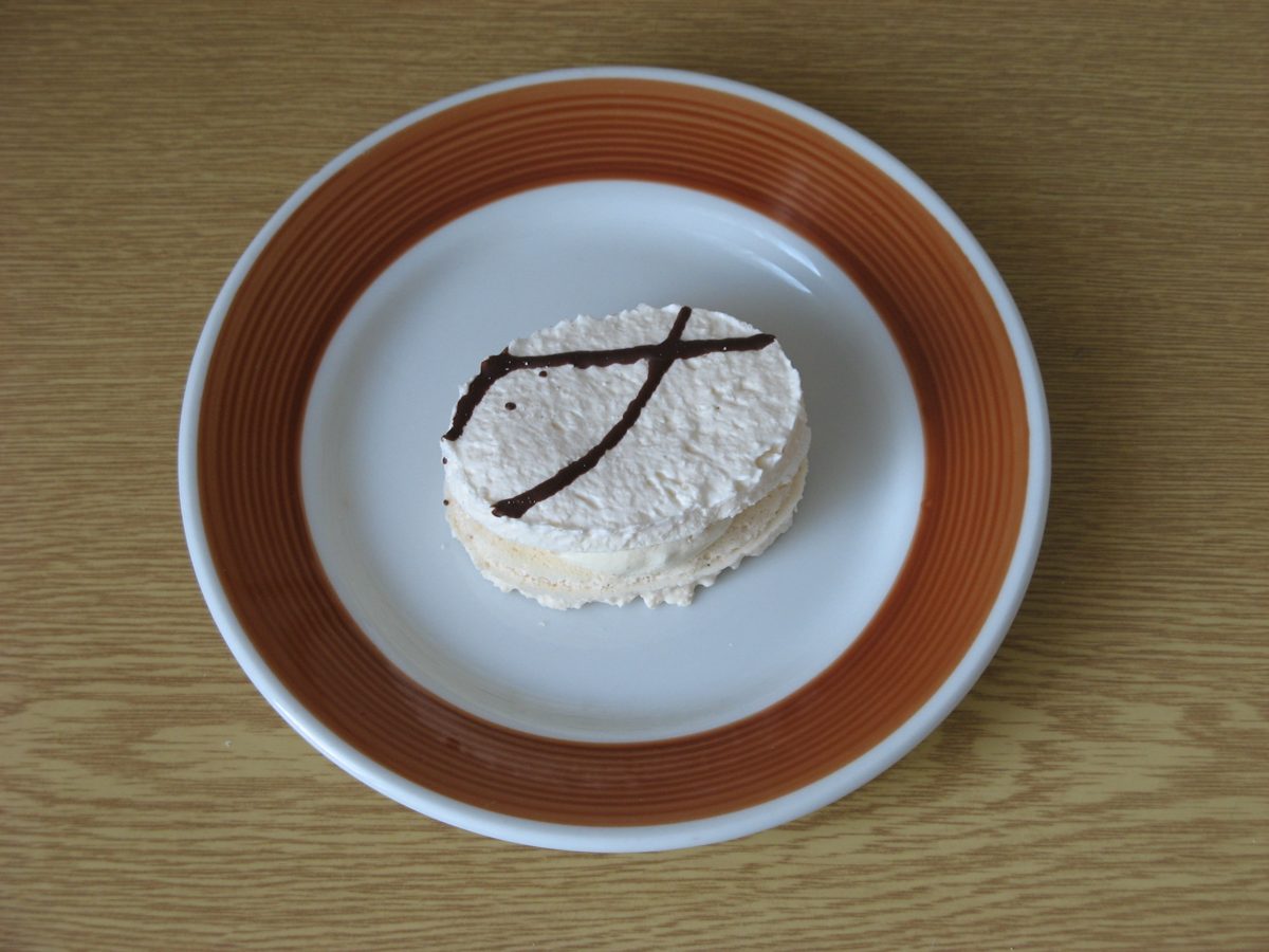 Laskonka, a coconut meringue sandwich with coffee cream